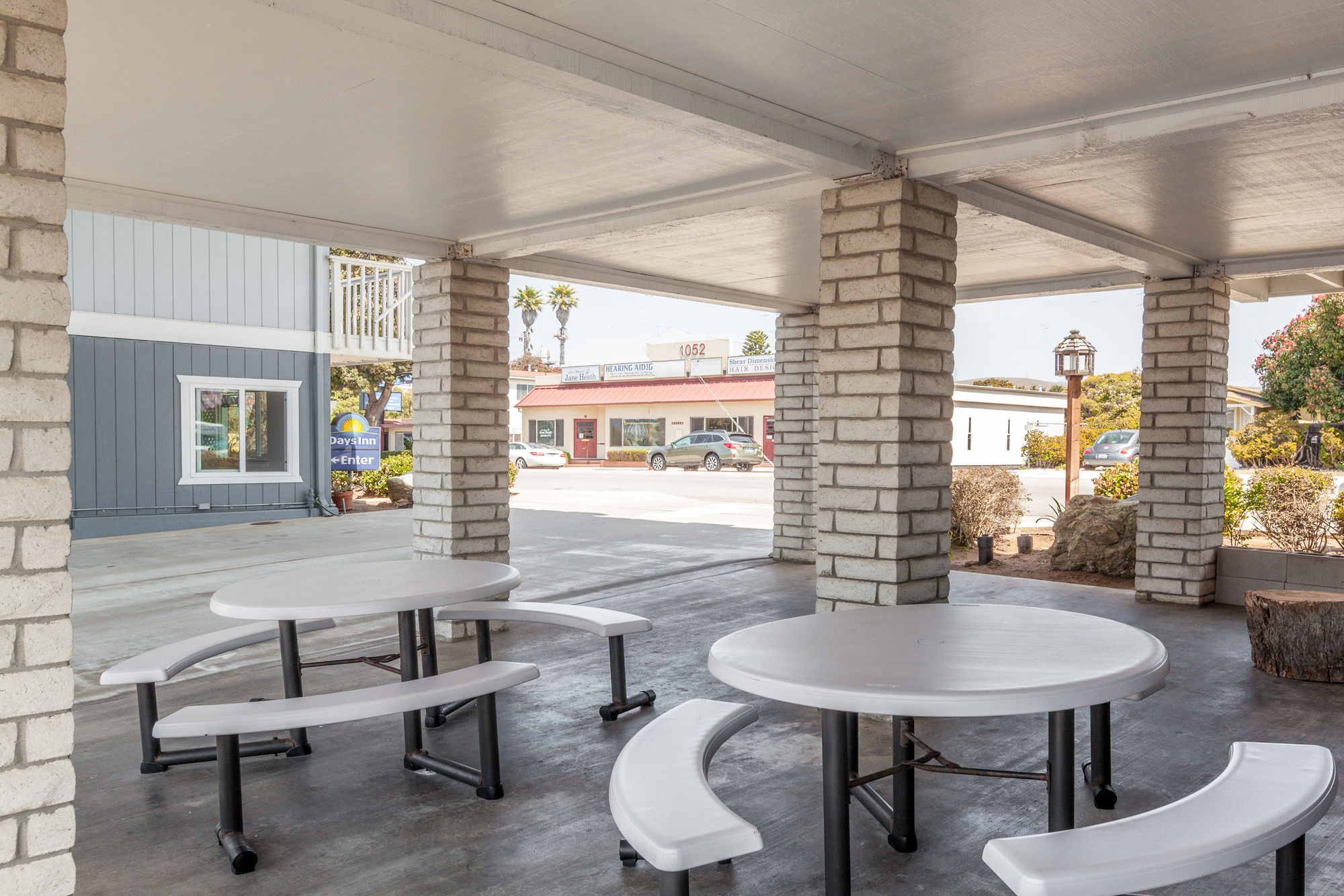 Фото Coastal Breeze Inn