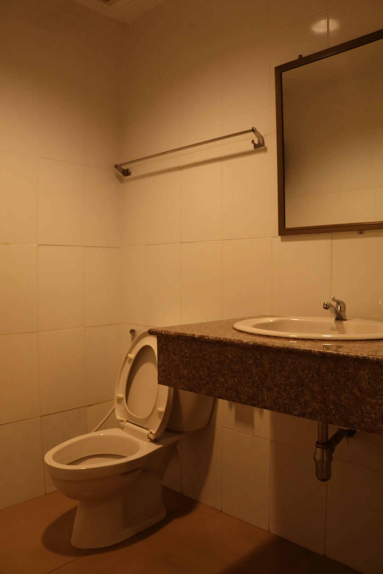 Фото Suksawad Hotel