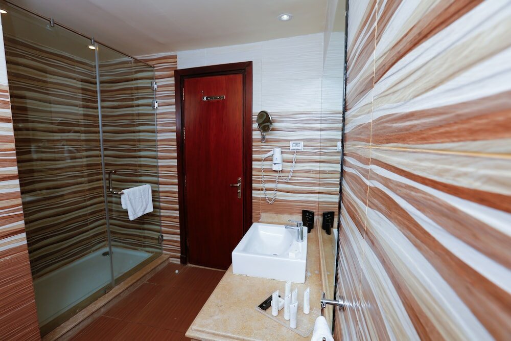 Фото Tolip Family Park Hotel