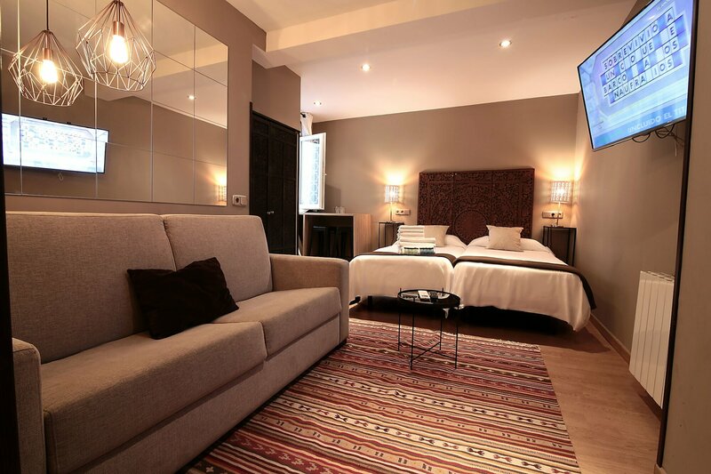 Гостиница AbraCadabra Suites в Мадриде