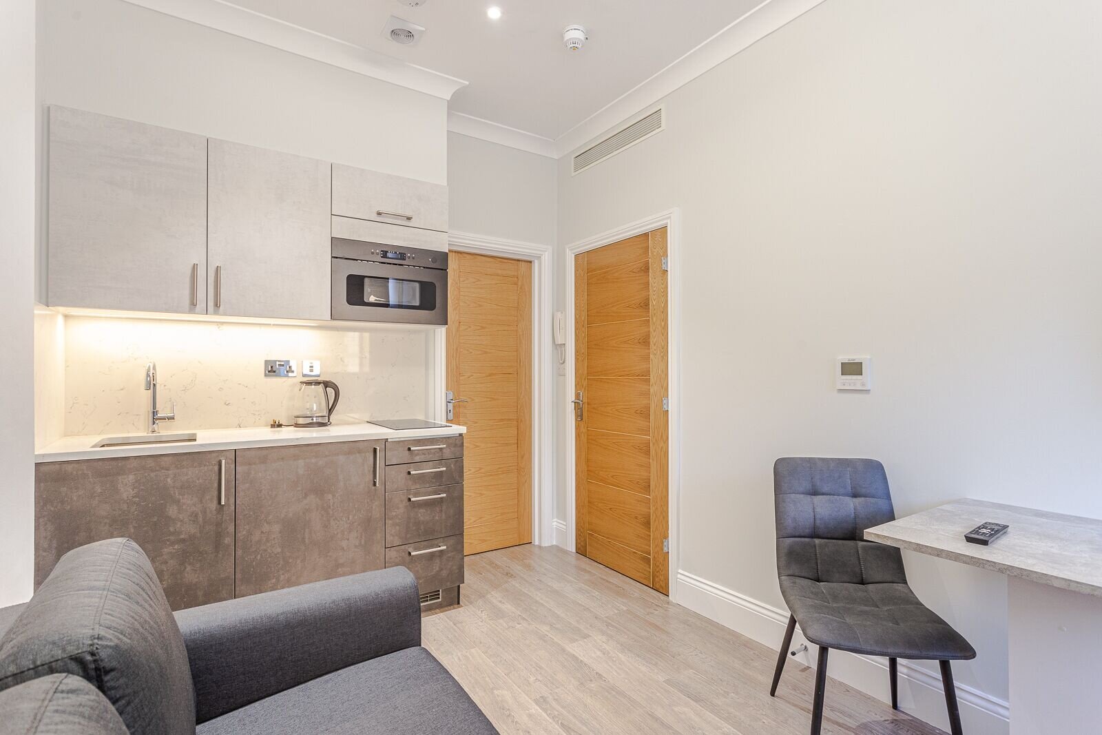 Фото Alexander Apartments