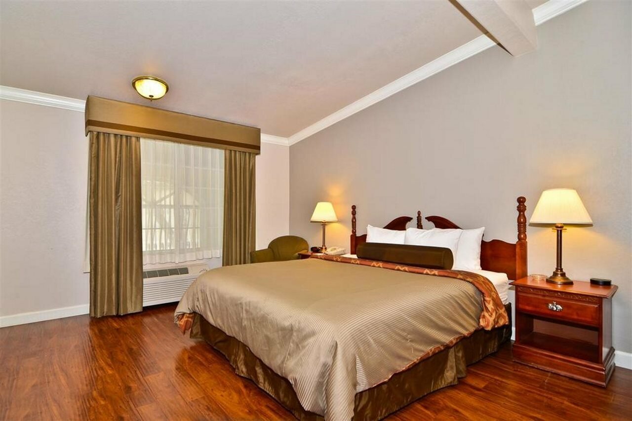 Фото Best Western Bishop Lodge