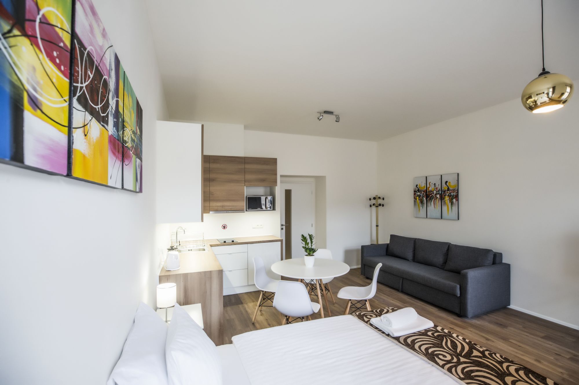 Фото 74879398698