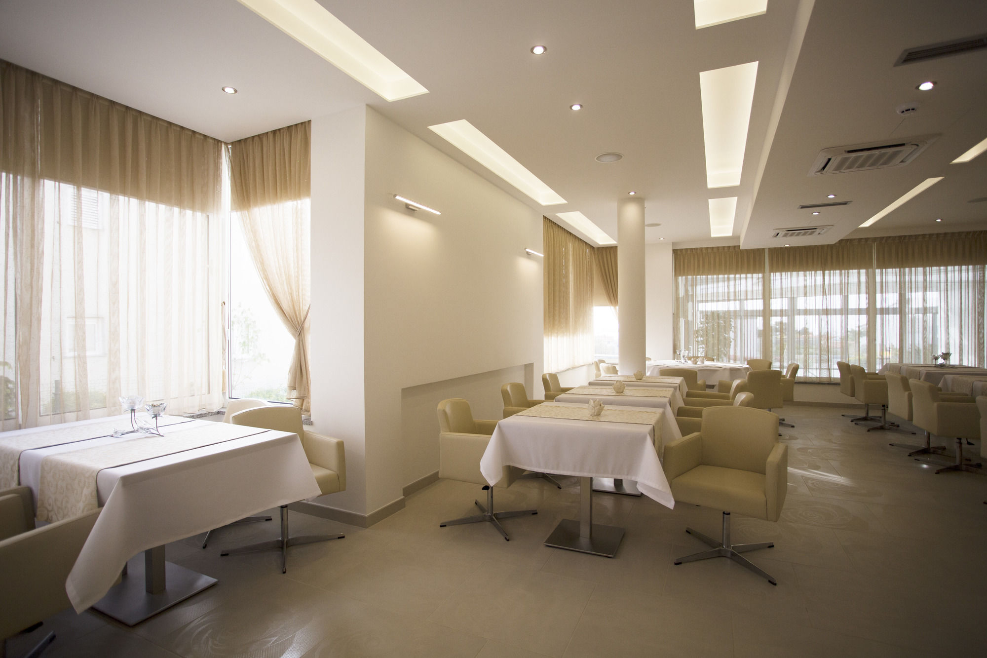 Фото Adrion Aparthotel