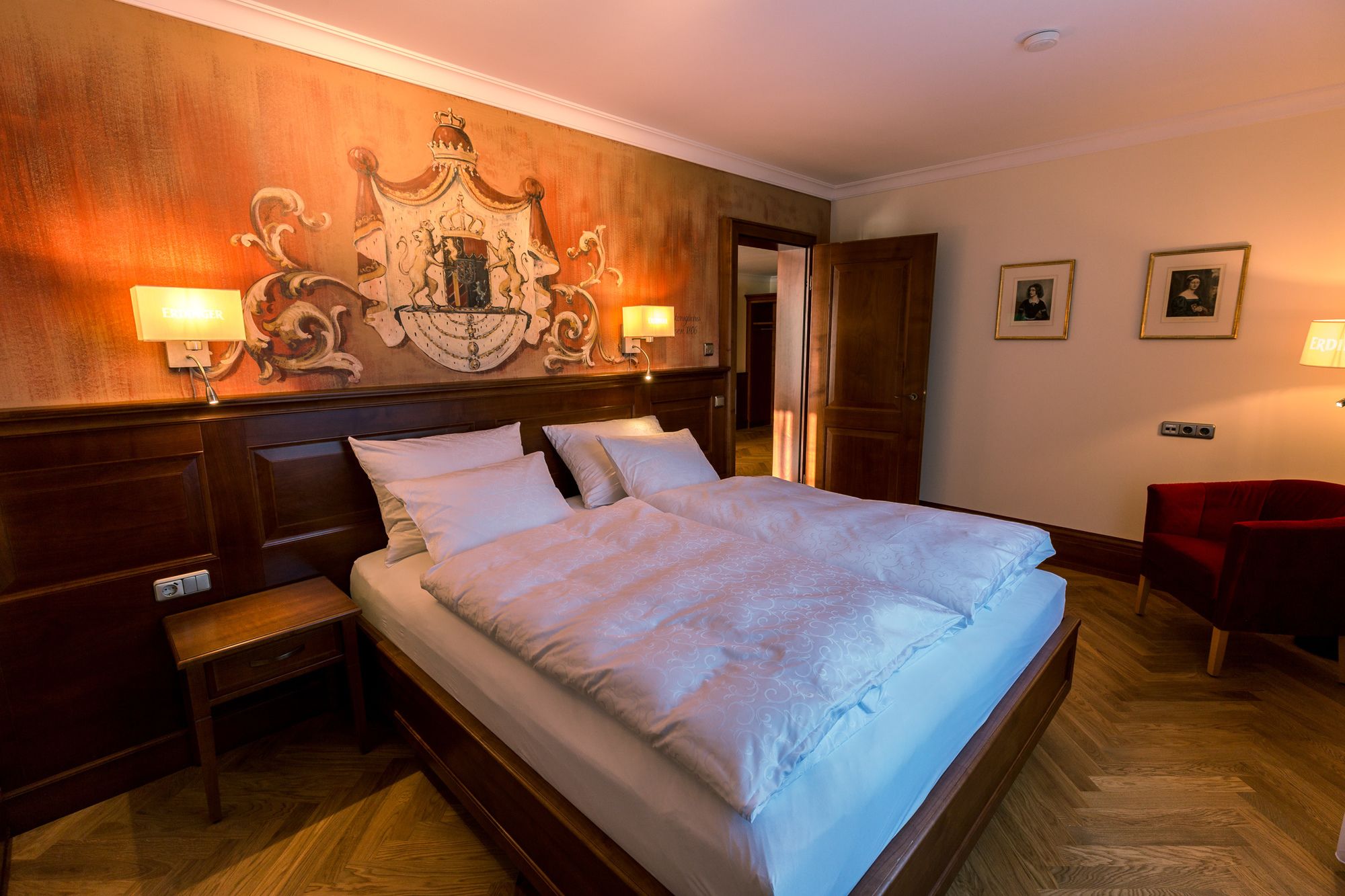 Фото Hotel & Gaststätte zum Erdinger Weißbräu