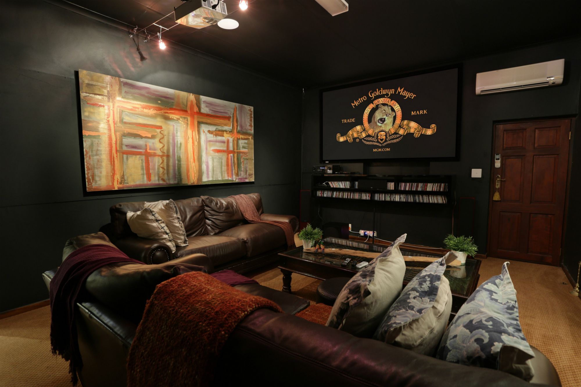 Фото Shangrila Manor - Adults Only