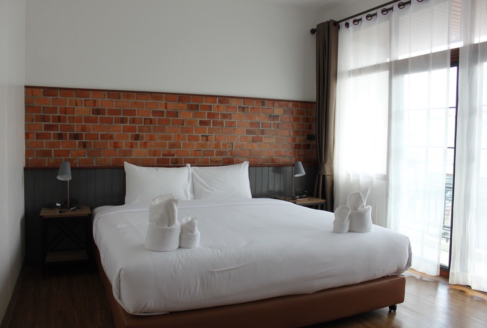 Фото Old City Wall Inn