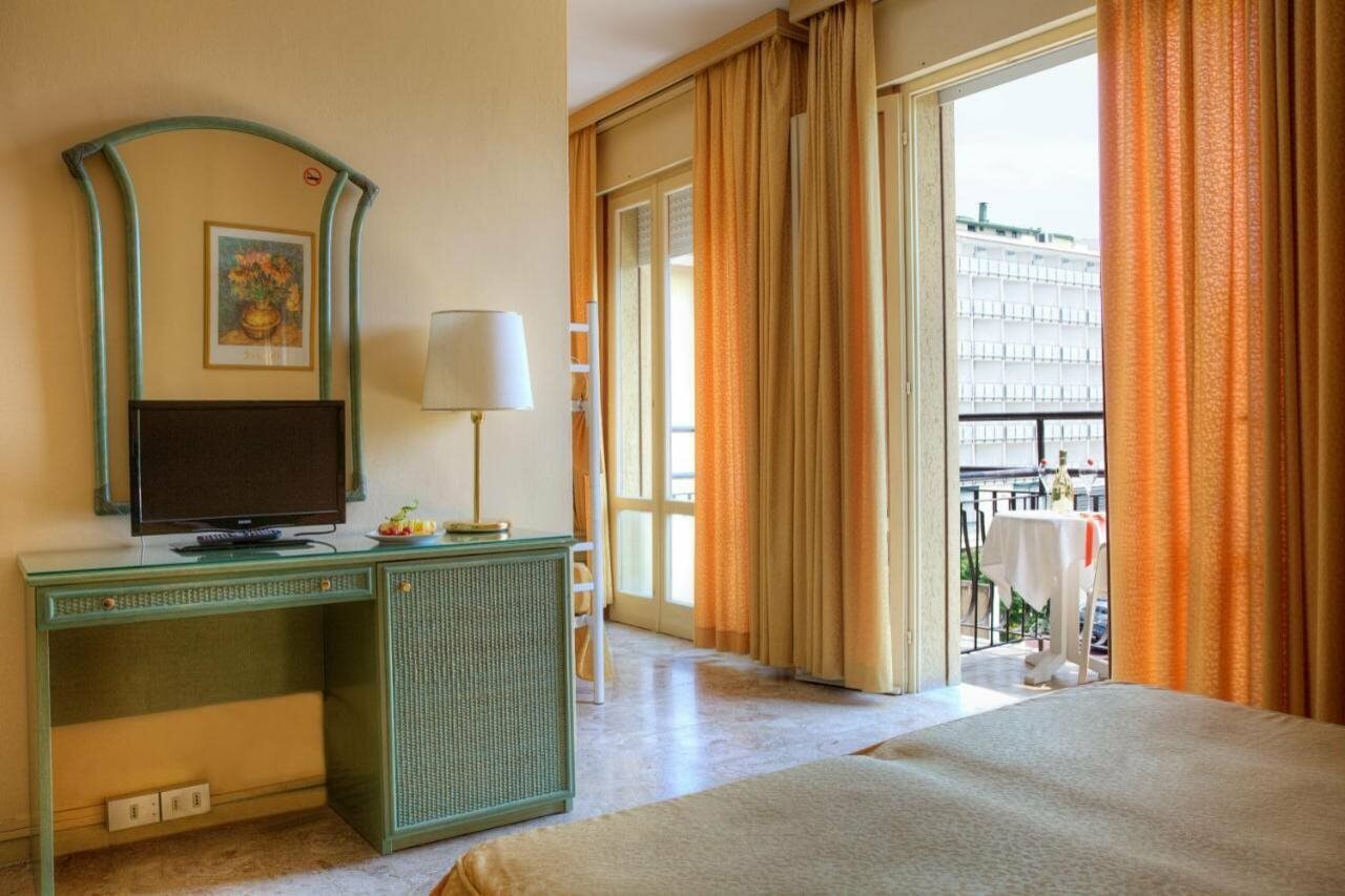 Фото Hotel Amalfi