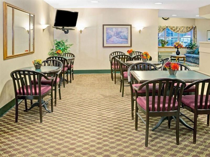 Фото Microtel Inn by Wyndham Raleigh Durham Airport