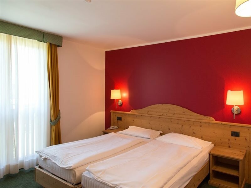 Фото Hotel Alpine Mugon