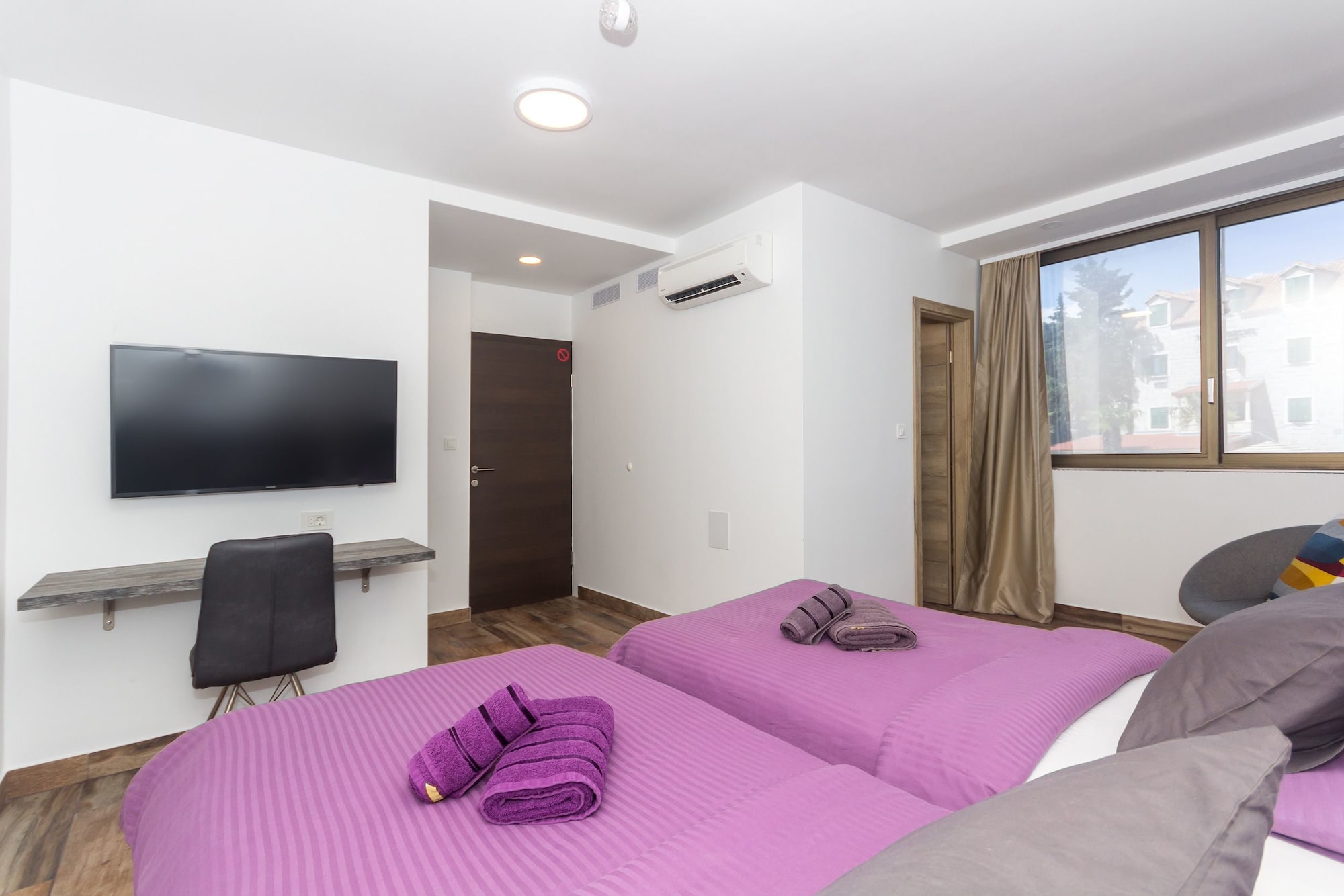 Фото Apinelo Tower Rooms