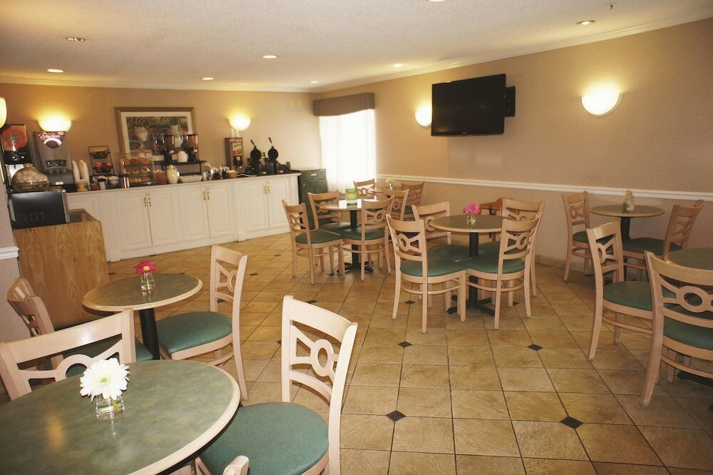 Фото La Quinta Inn by Wyndham Cleveland Independence