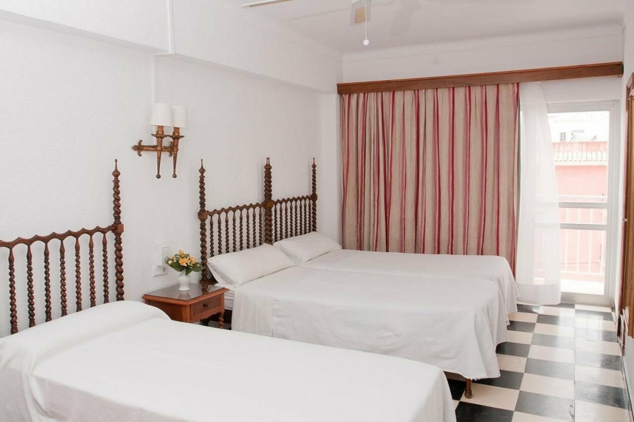 Фото Hostal Ca's Bombu