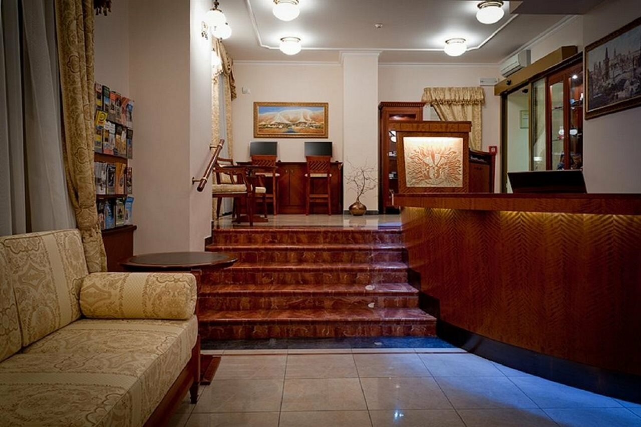 Фото Amigo City Centre Hotel