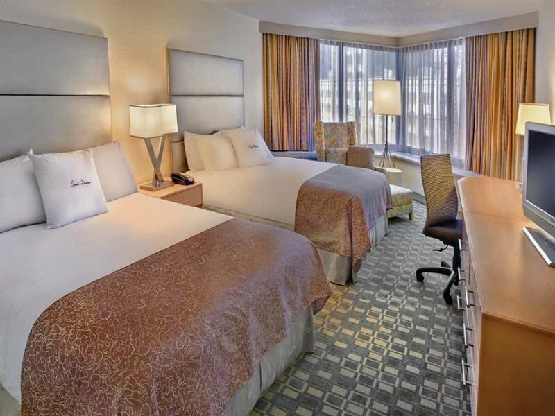 Фото DoubleTree by Hilton Philadelphia Center City