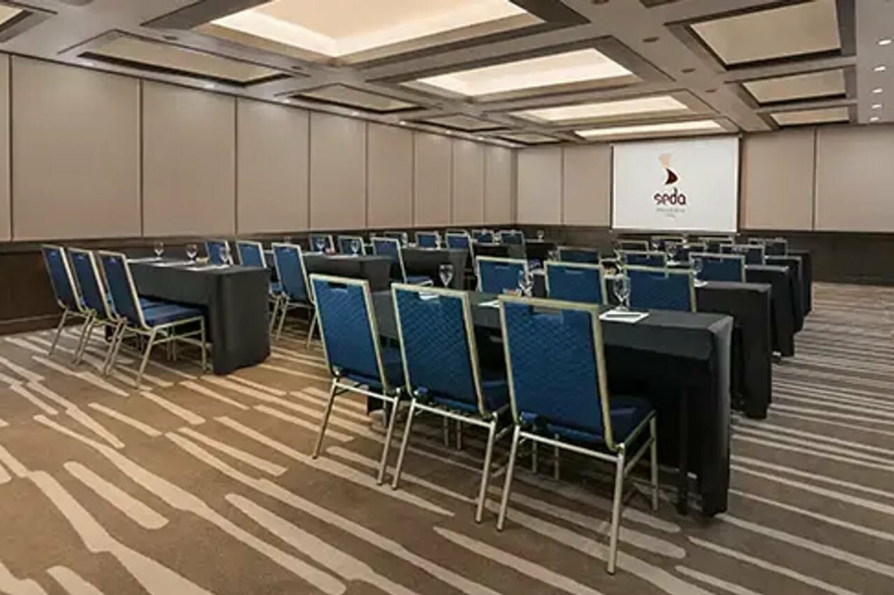 Фото Seda Ayala Center Cebu