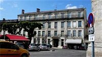 Внешний вид отеля Hotel Du Palais в Ангулеме, фото 1