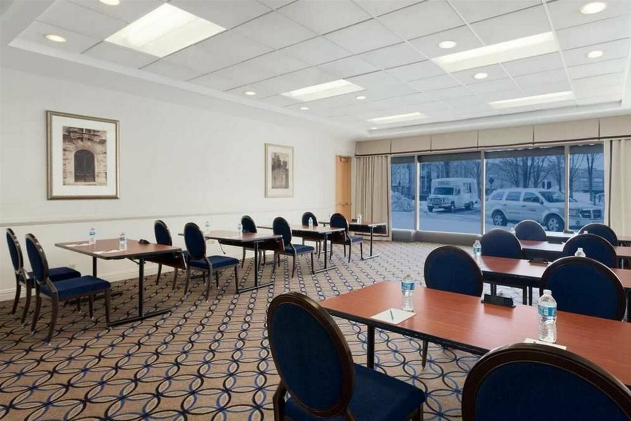 Фото Hilton Newark Penn Station