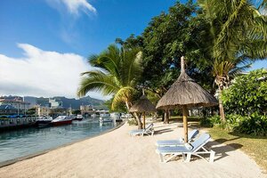 Гостиница Le Suffren Hotel & Marina