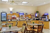 Фото Quality Inn Fayetteville near Historic Downtown Square