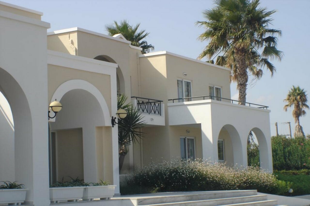 Фото Andromeda Hotel Apartments