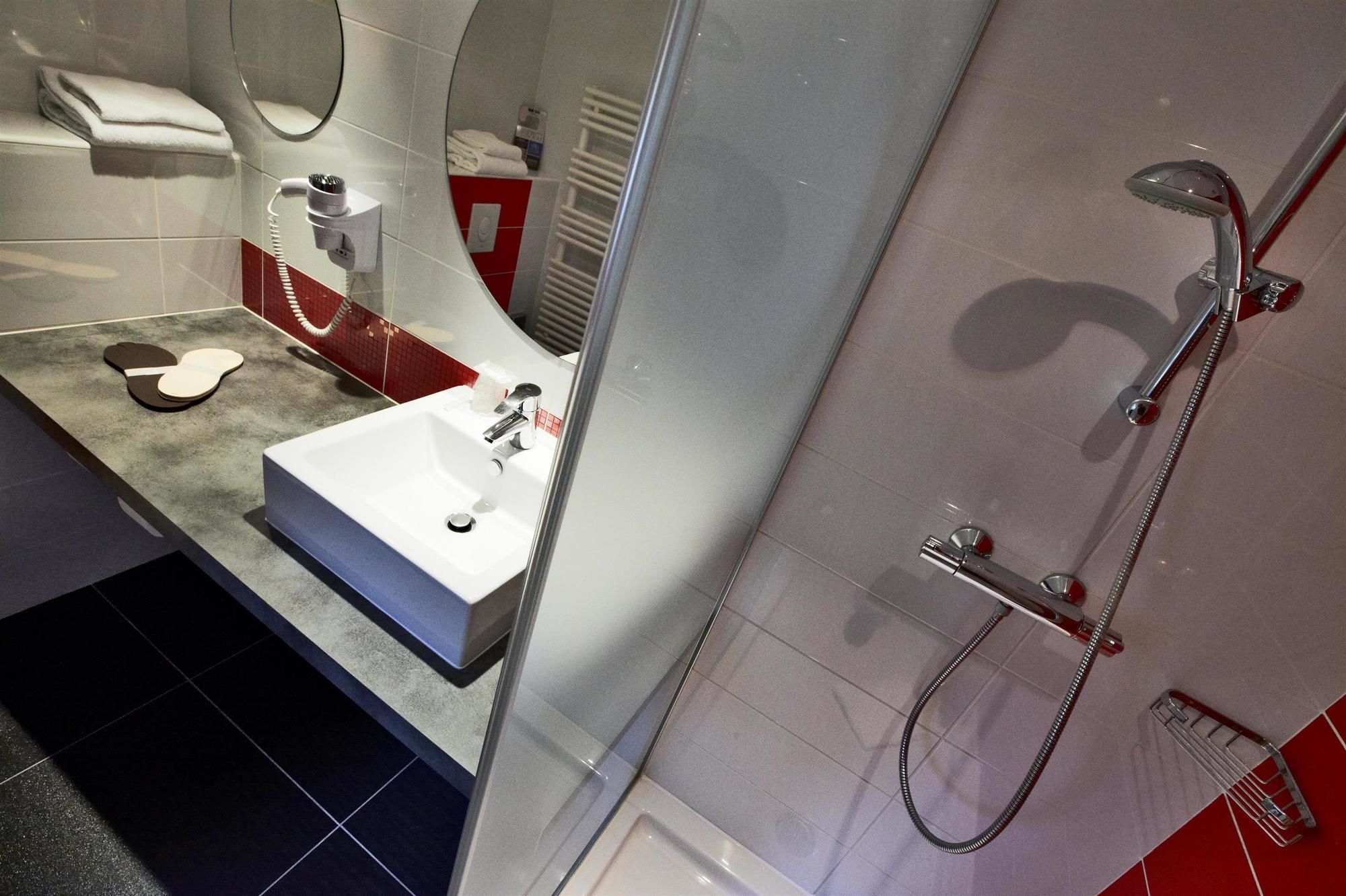 Фото Hotel Kyriad Le Mans Est