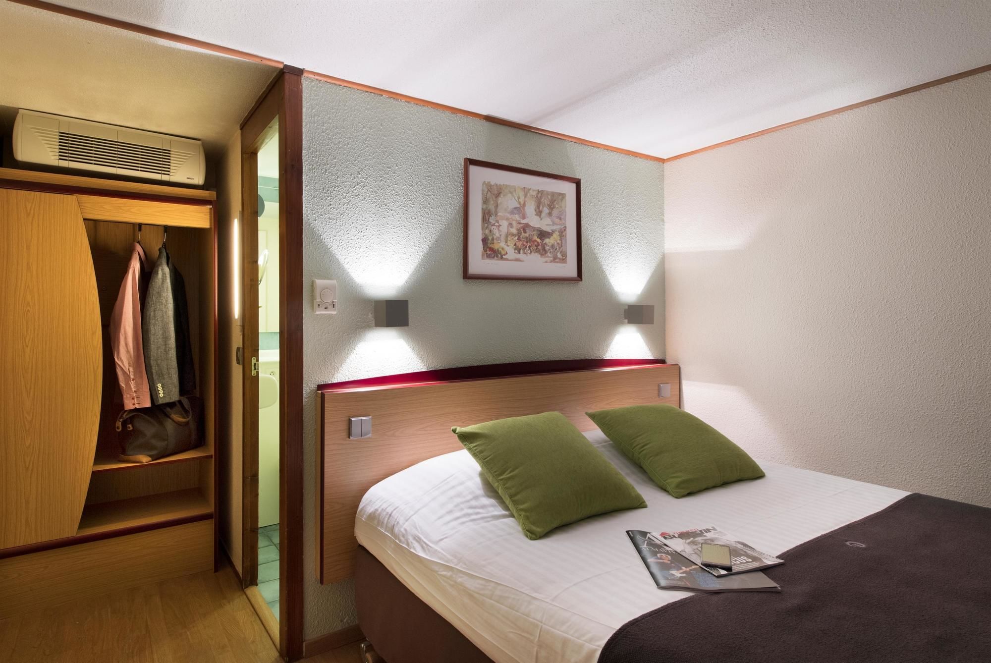 Фото Kyriad Direct Roanne