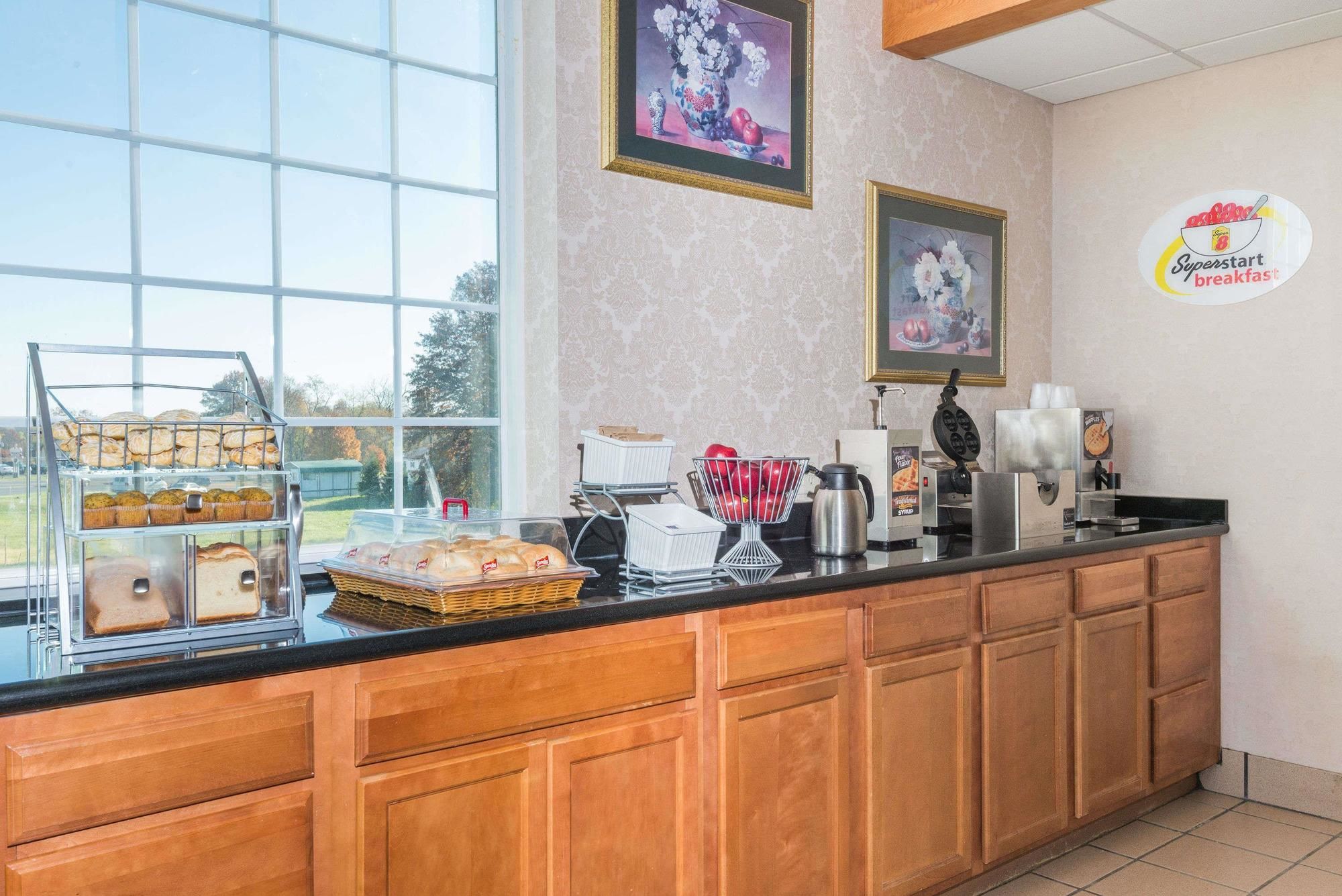 Фото Super 8 by Wyndham Harrisburg Hershey North