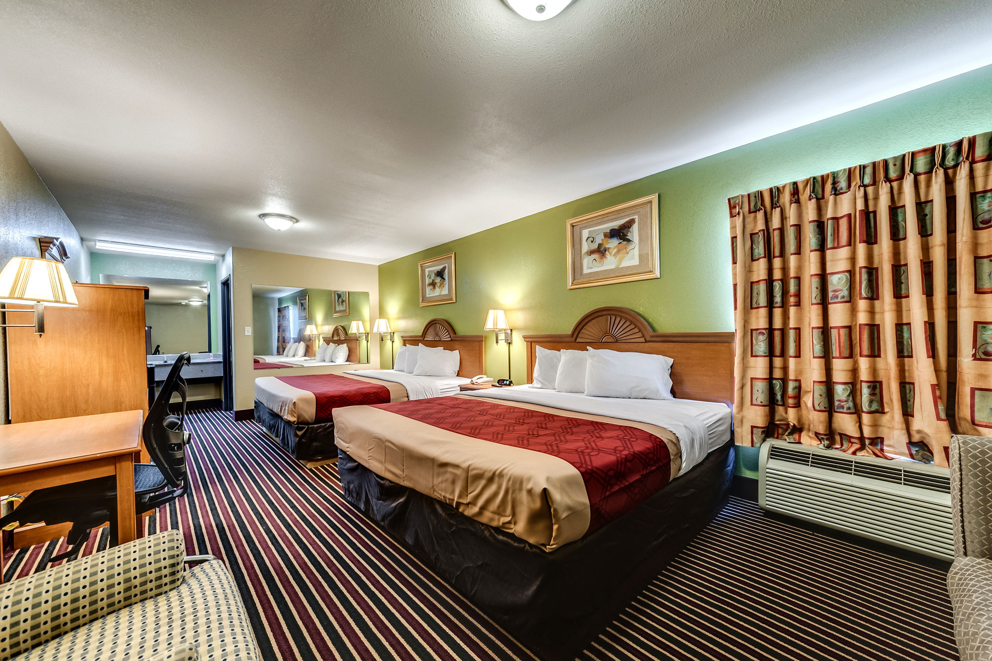 Фото отеля 2