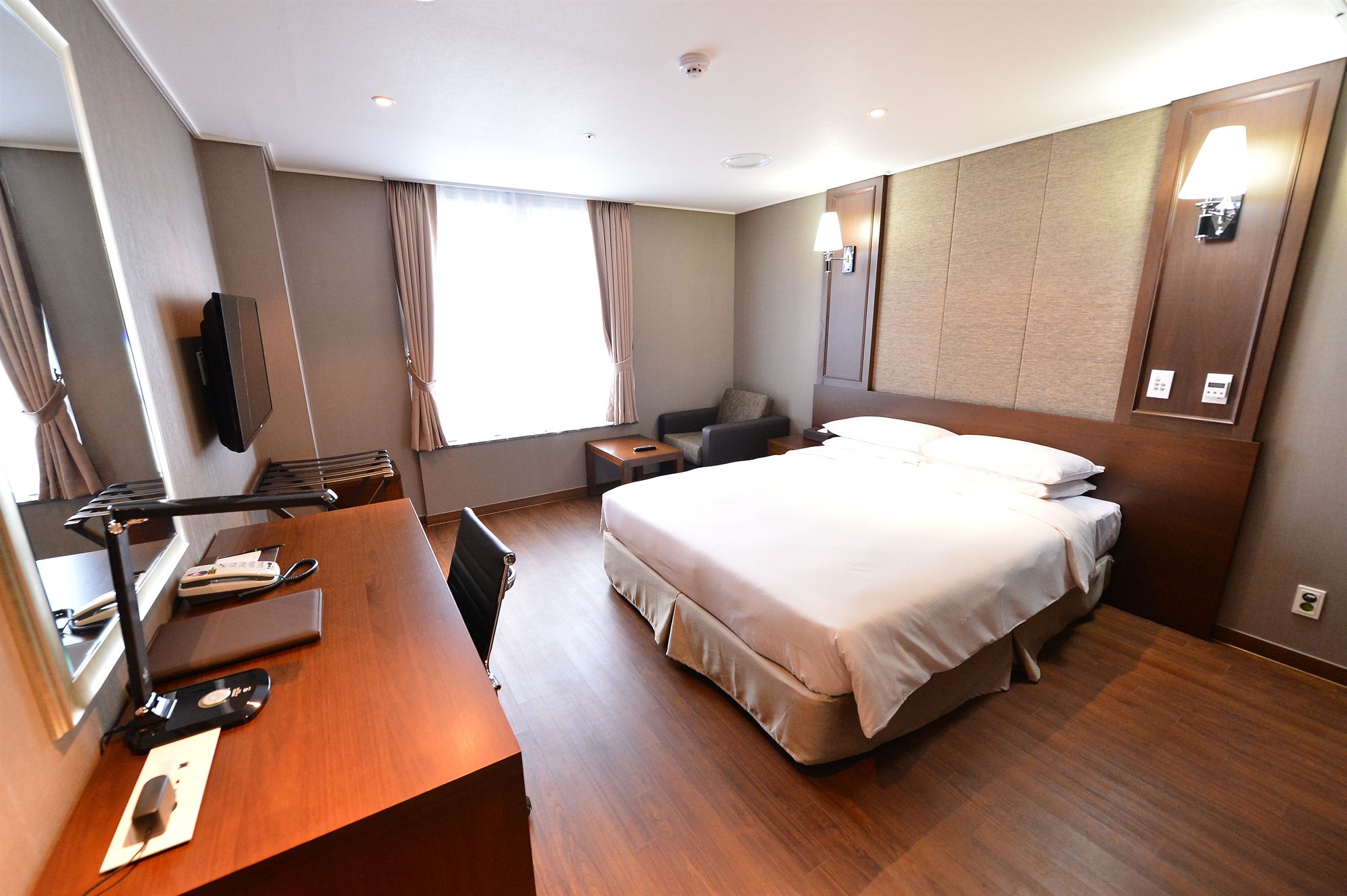 Фото Haeden Hotel High End Suwon
