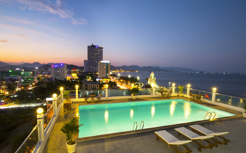 Гостиница Happy Light Central Nha Trang в Нячанге