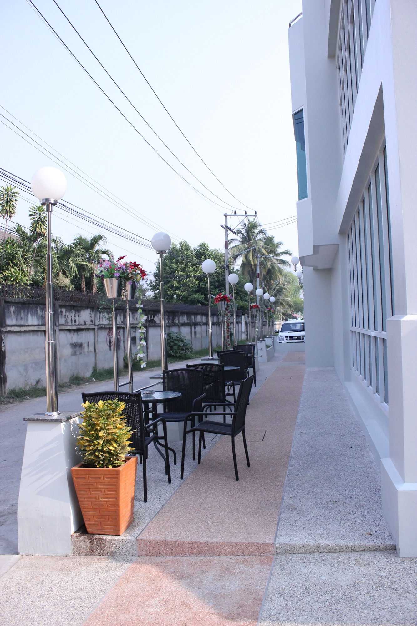 Фото Kanchanaburi City Hotel