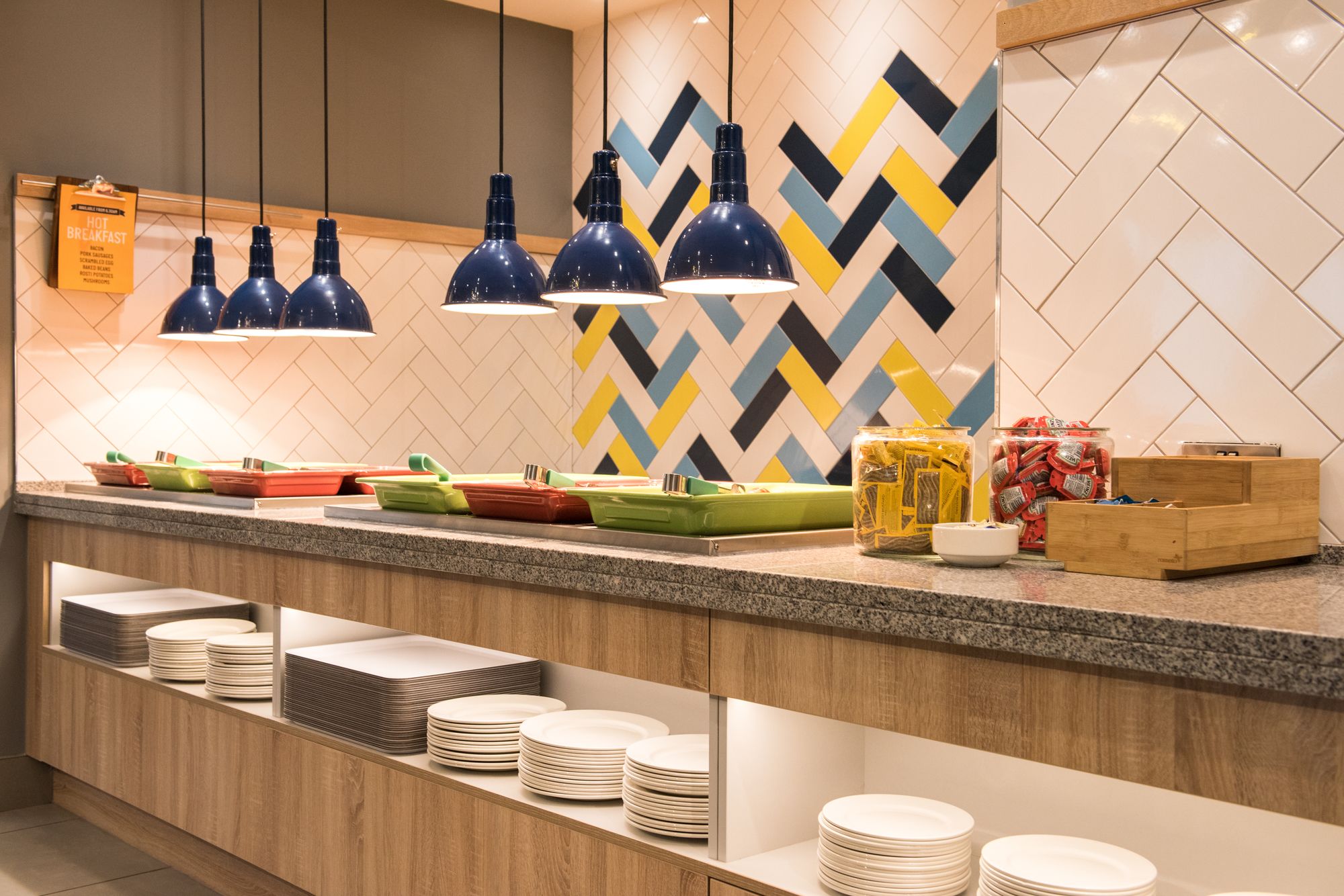 Фото Hampton by Hilton Antwerp Central Station