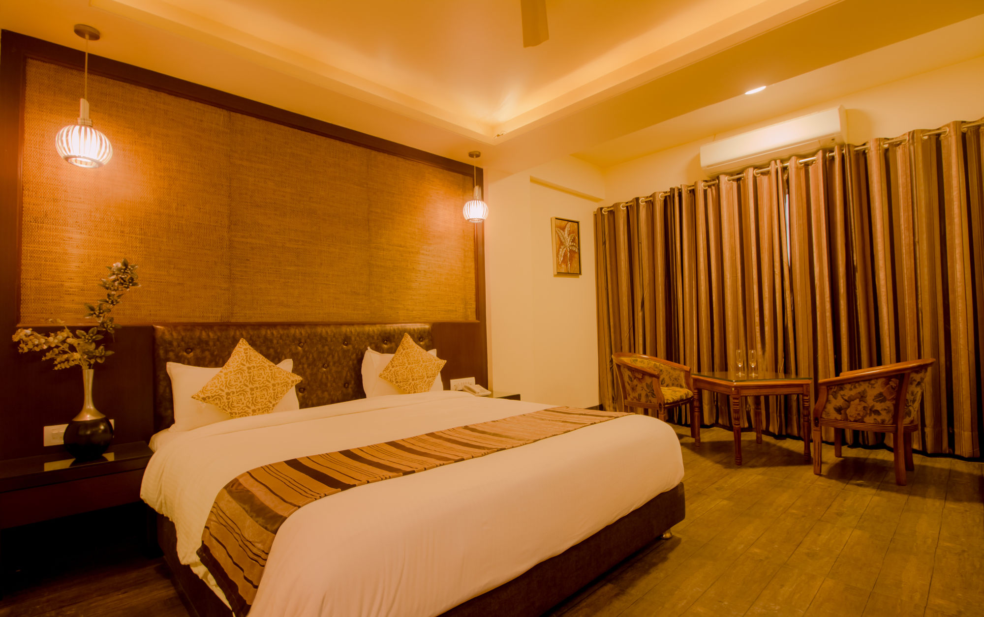 Фото Hotel Mittal Avenue & Paradise