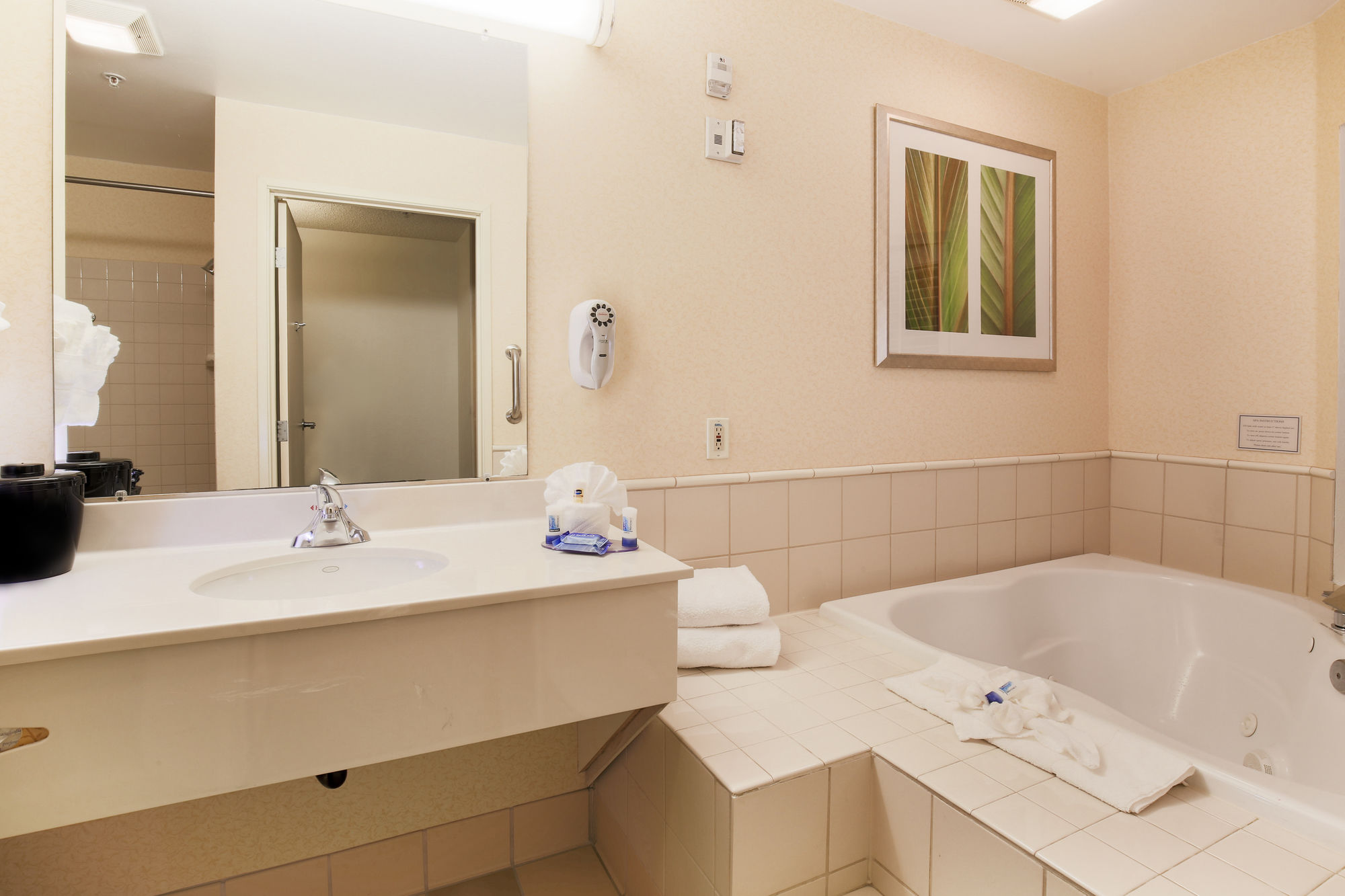 Фото Fairfield Inn & Suites Reno Sparks
