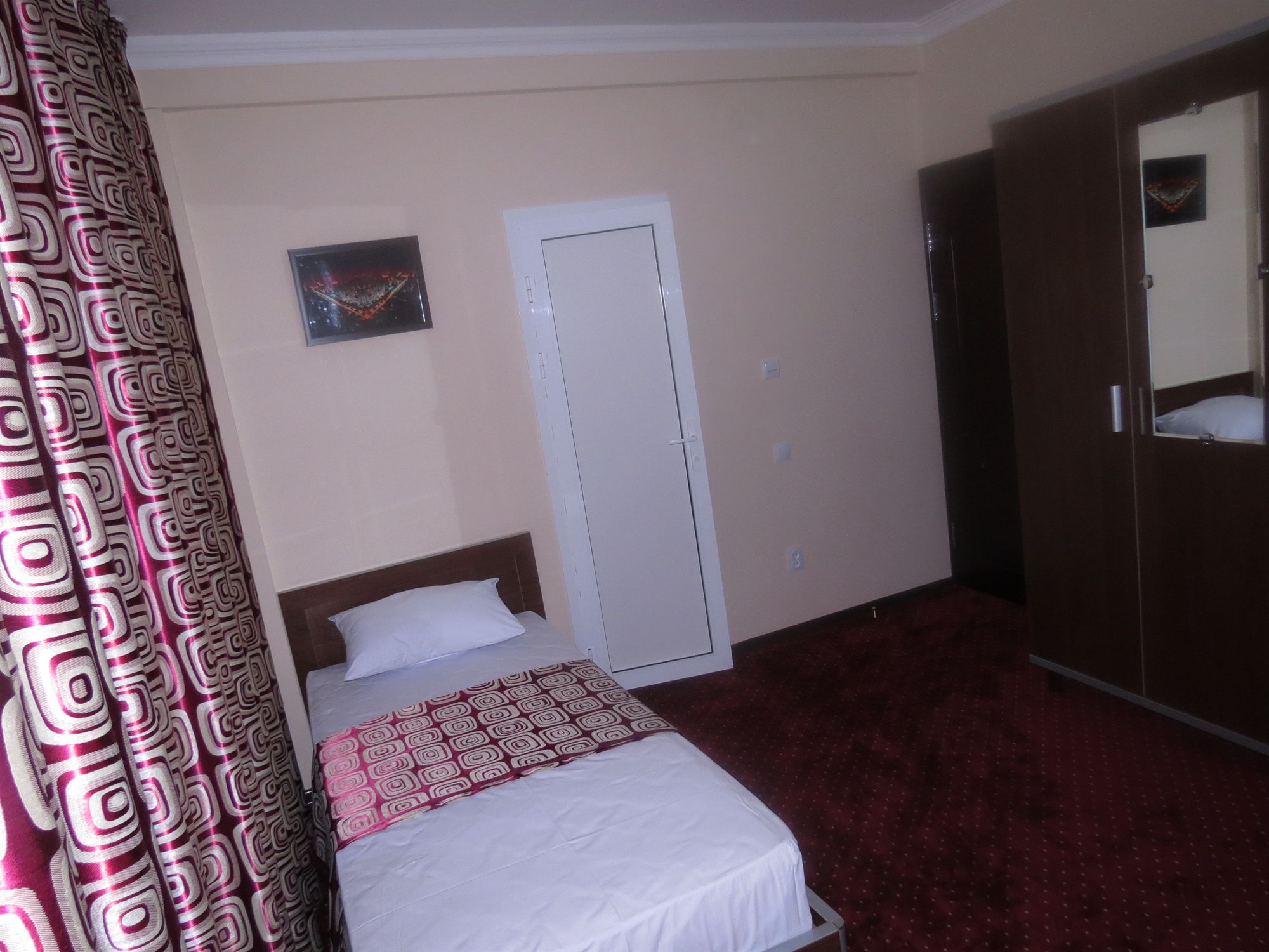 Фото Hotel Rohat Chilonzor