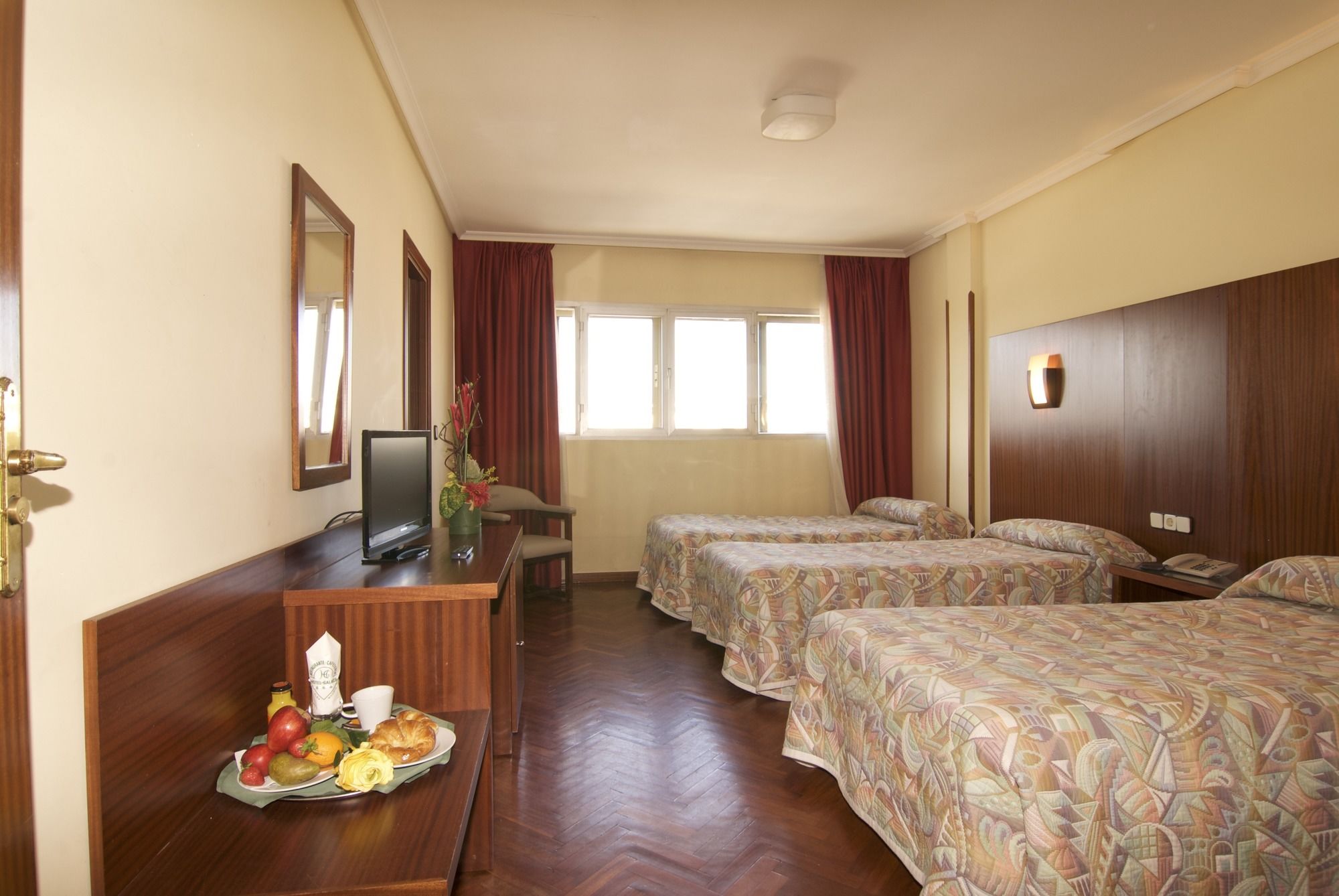 Фото Hotel Galaico