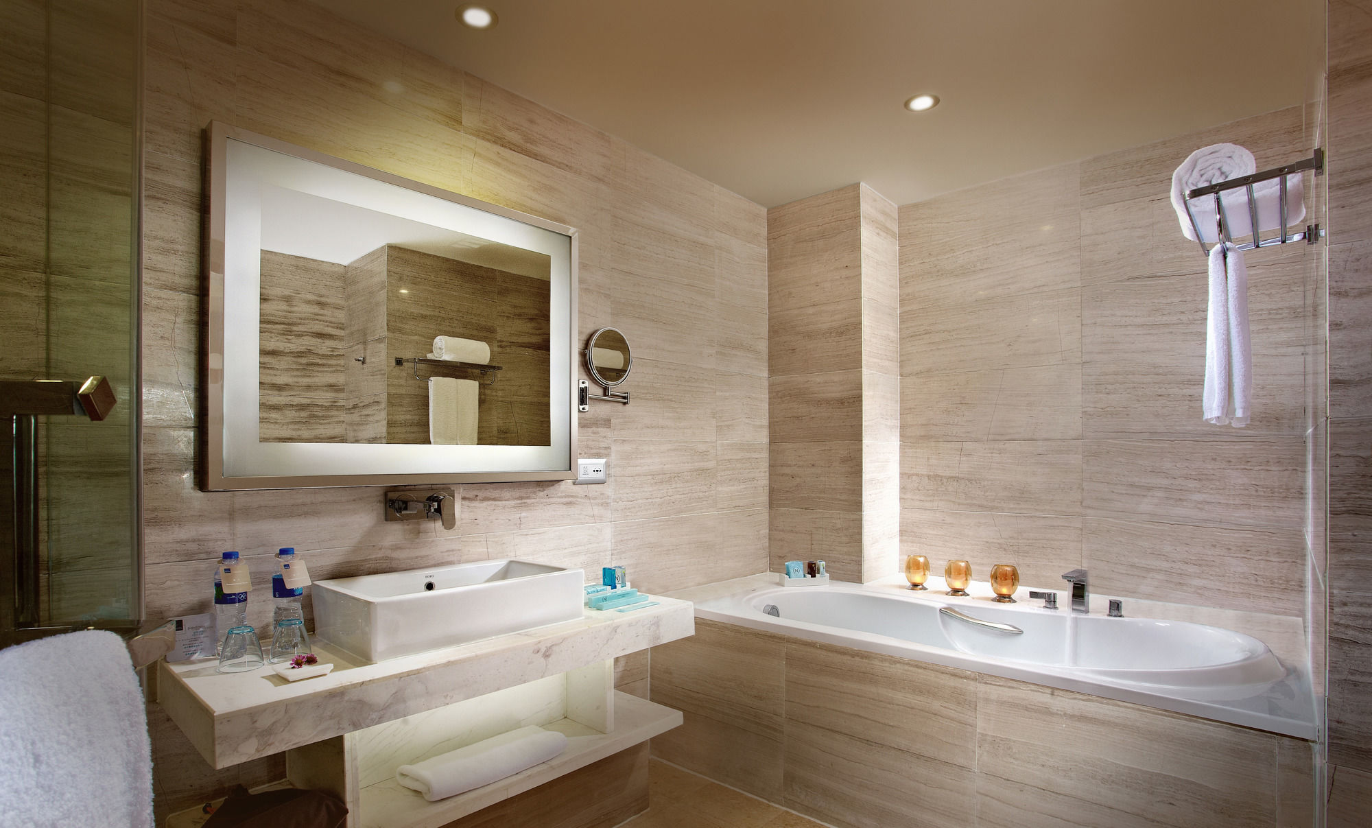 Фото Novotel Zhengzhou Convention Centre Hotel