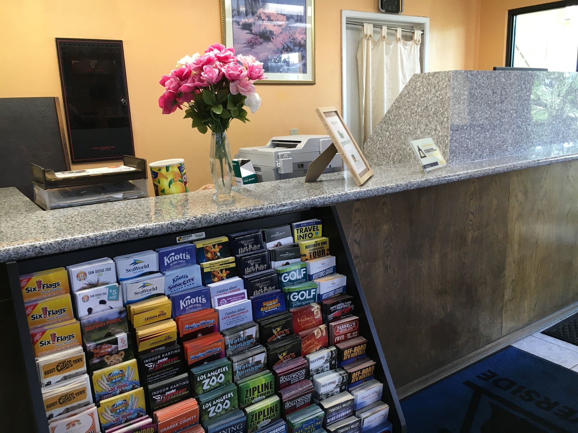 Фото Riverside Inn & Suites