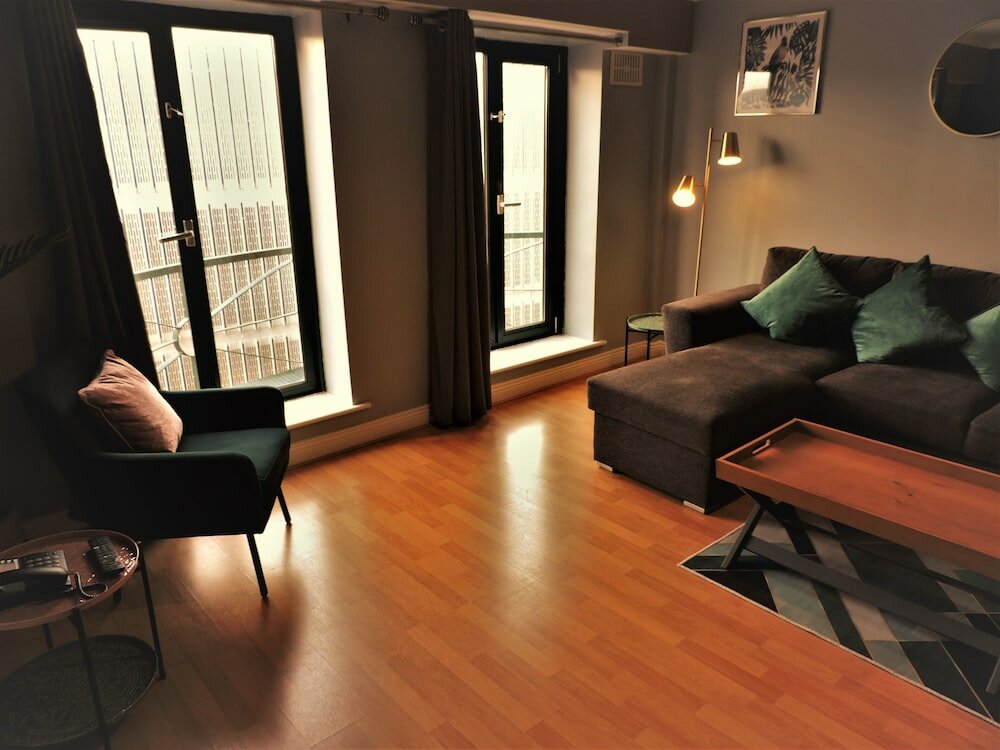 Фото Drury Court Hotel