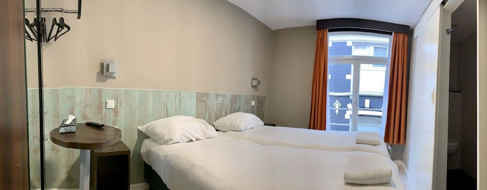 Фото Damrak Inn