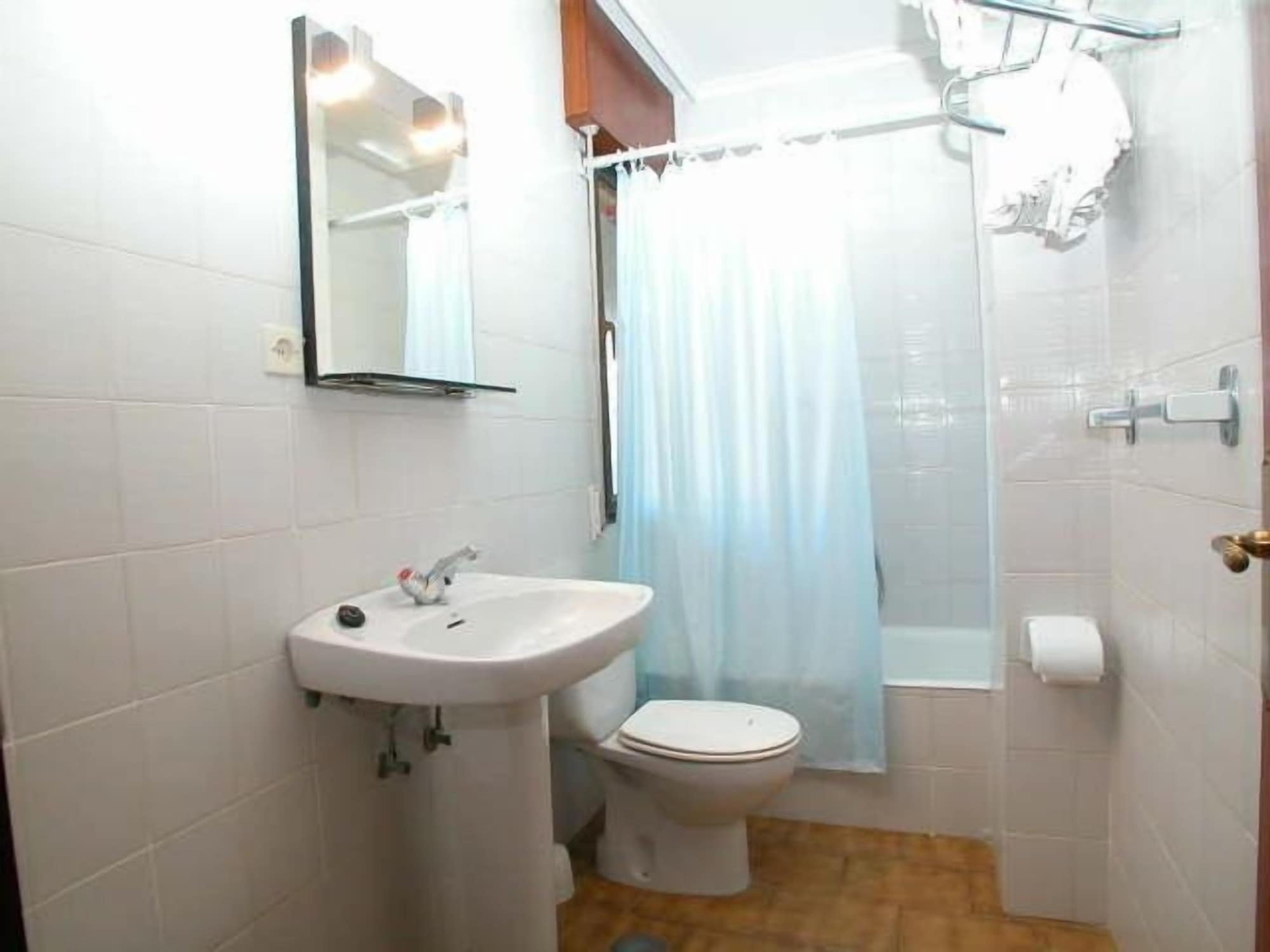 Фото Apartamentos Turisticos Suaces