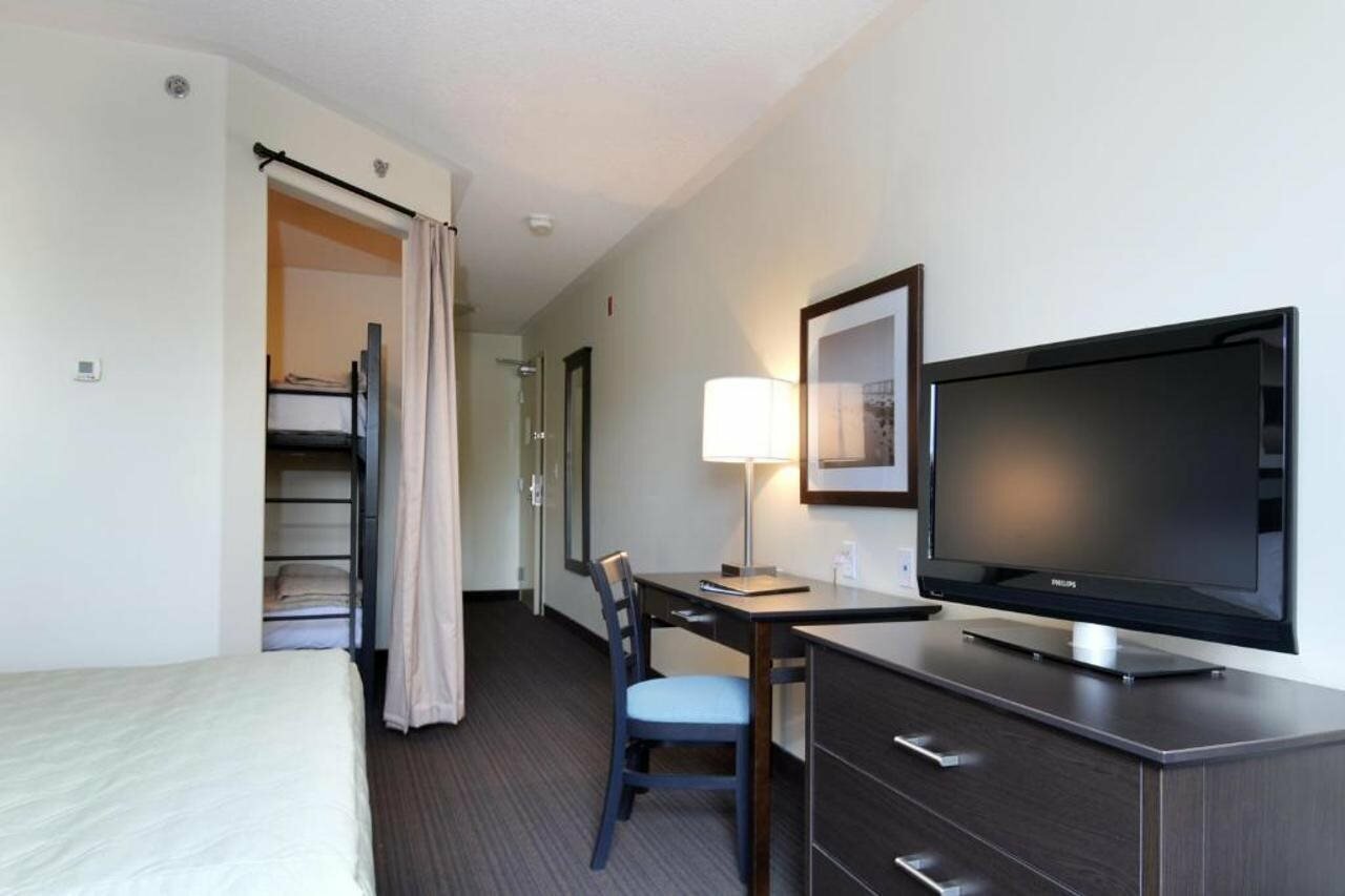 Фото Super 8 by Wyndham Peterborough