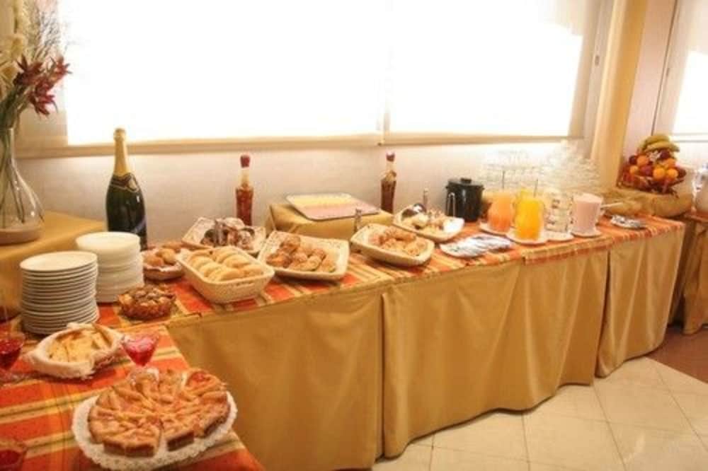 Фото Ritz Hotel Mendoza