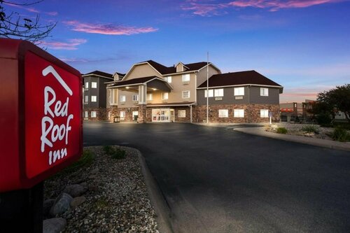 Гостиница Red Roof Inn & Suites Omaha - Council Bluffs в Каунсил Блаффс