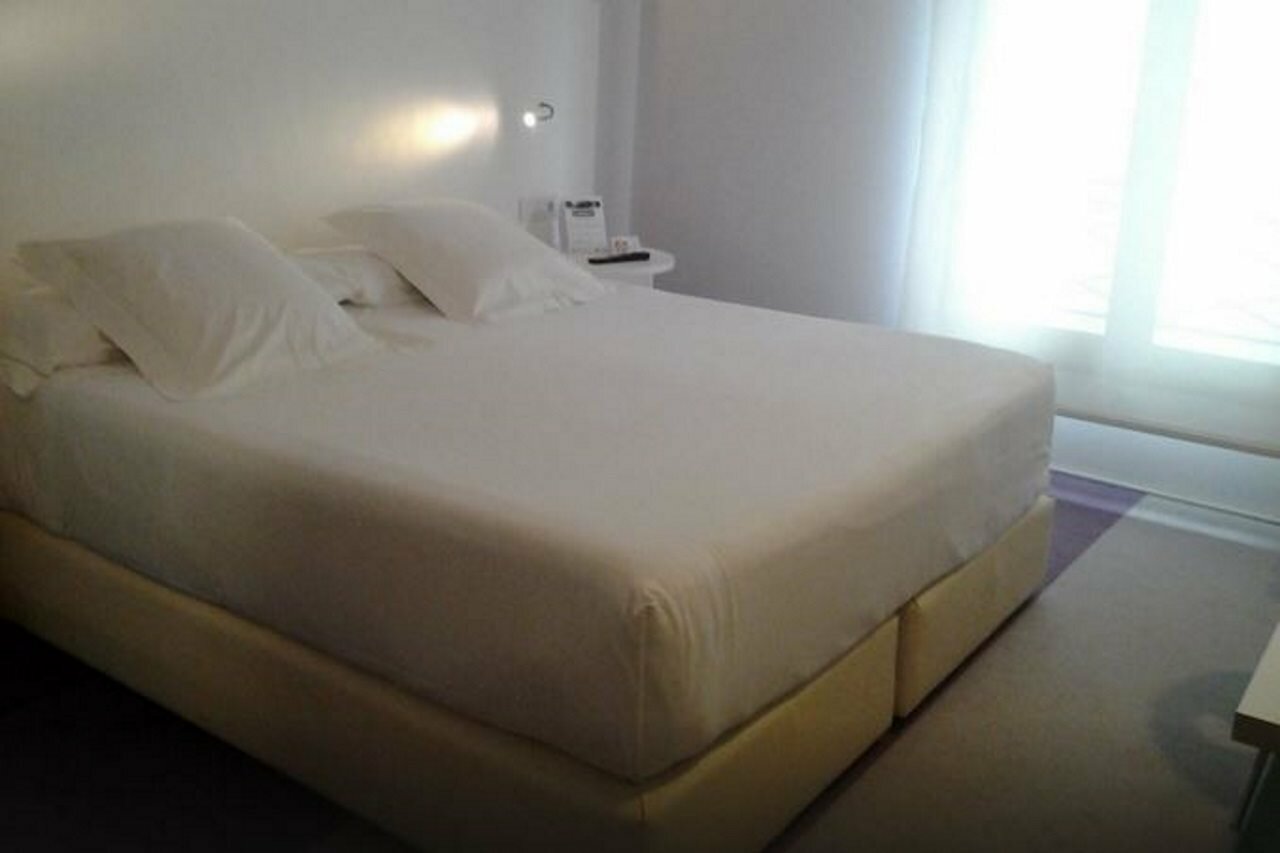 Фото Room Mate Pau