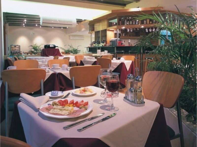 Фото Armon Suites Hotel