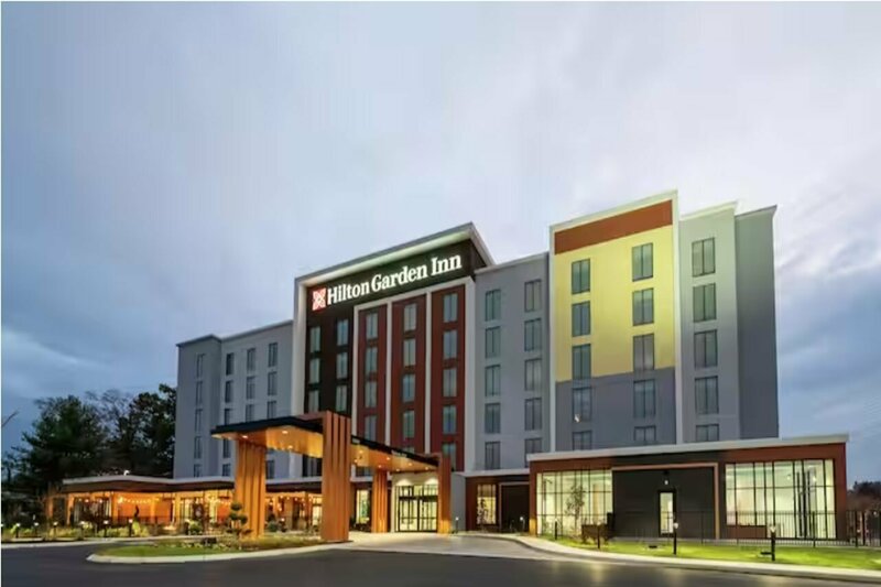 Гостиница DoubleTree by Hilton Hotel Des Moines Airport в Де-Мойн