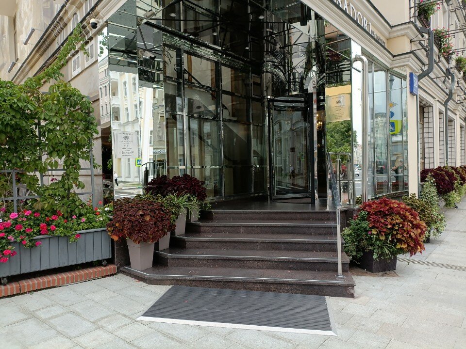 Фото Амбассадори