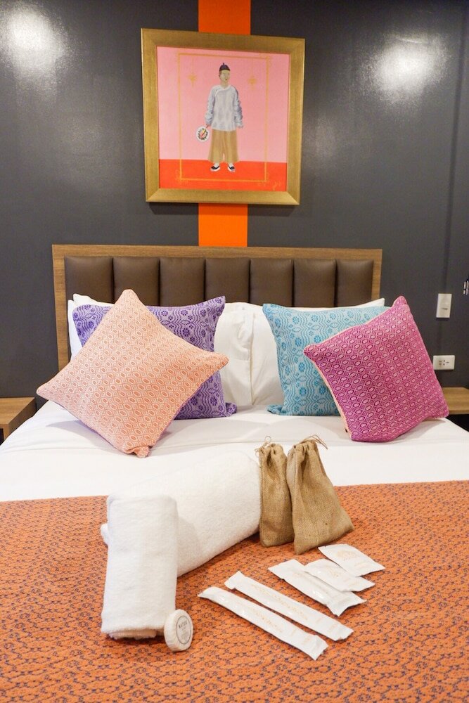 Фото Unwnd Flats Makati